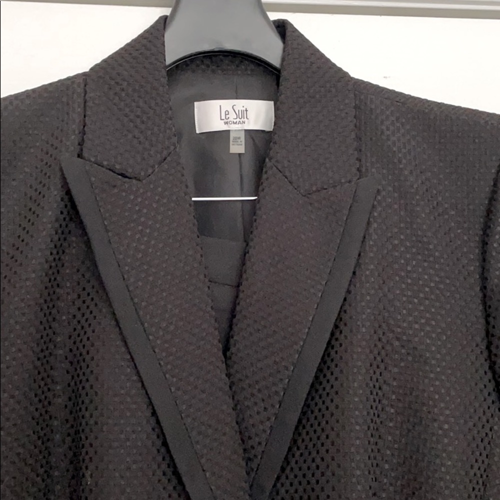 LeSuit Pant suit.